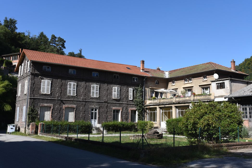 Fabrique de faux Dorian de l'Alliance : bâtiment de logement nord, vue générale