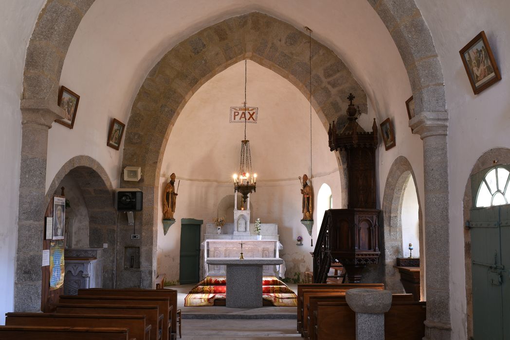 Eglise Saint-Bruno : chœur, vue générale 