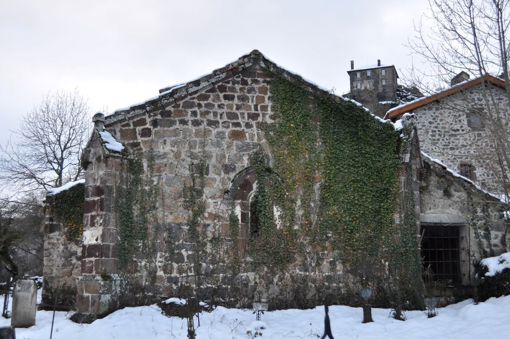 Eglise Saint-Didier : chevet plat, vue générale