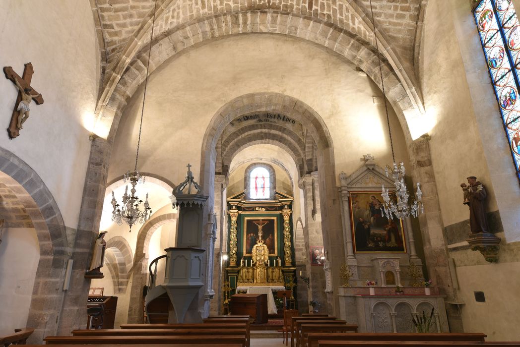 Eglise de la Nativité de la Sainte Vierge : chœur, vue générale