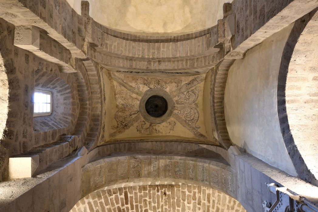 Eglise de la Nativité de la Sainte Vierge : voûte de la croisée du transept, vue générale