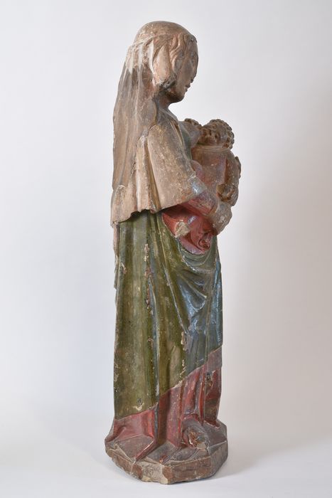 Statuette : Vierge allaitante, vue générale