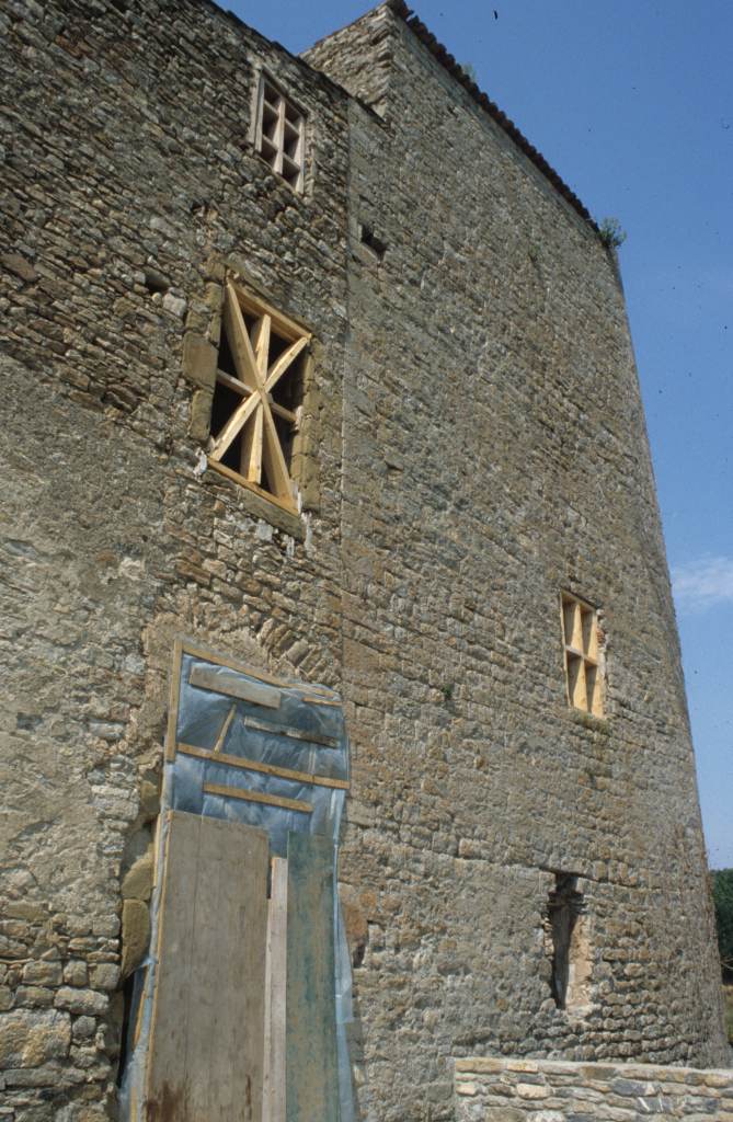 Façade Est du donjon.