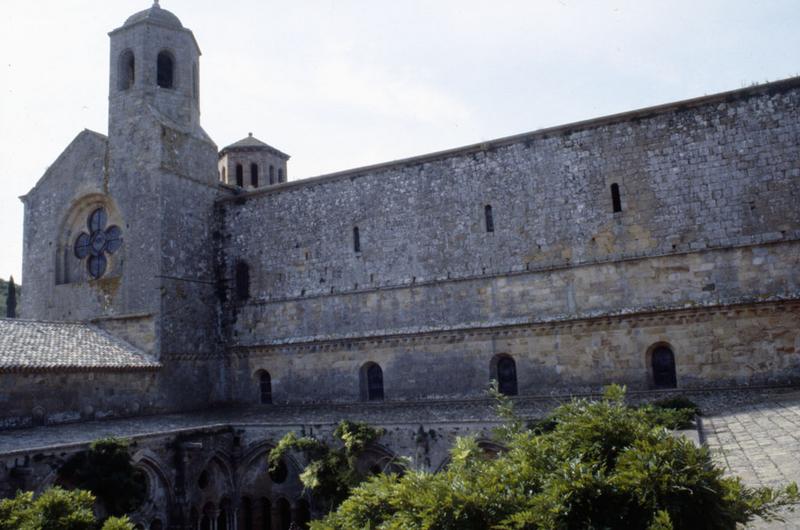 Abbatiale vue du Nord.