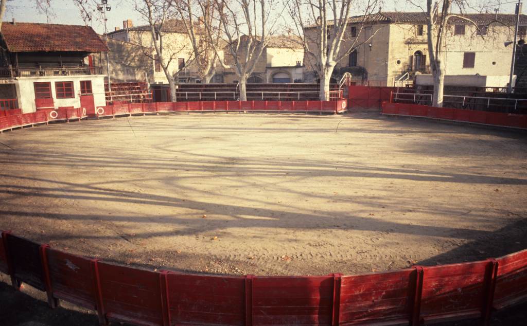 Arènes, piste et barrières.