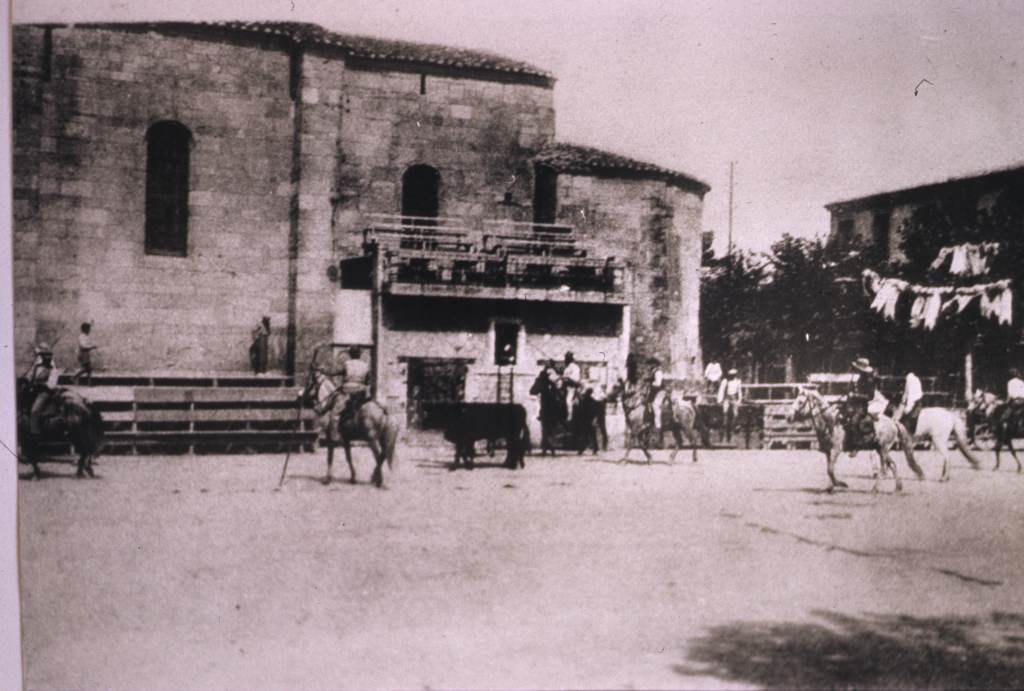 Arènes, photo ancienne.