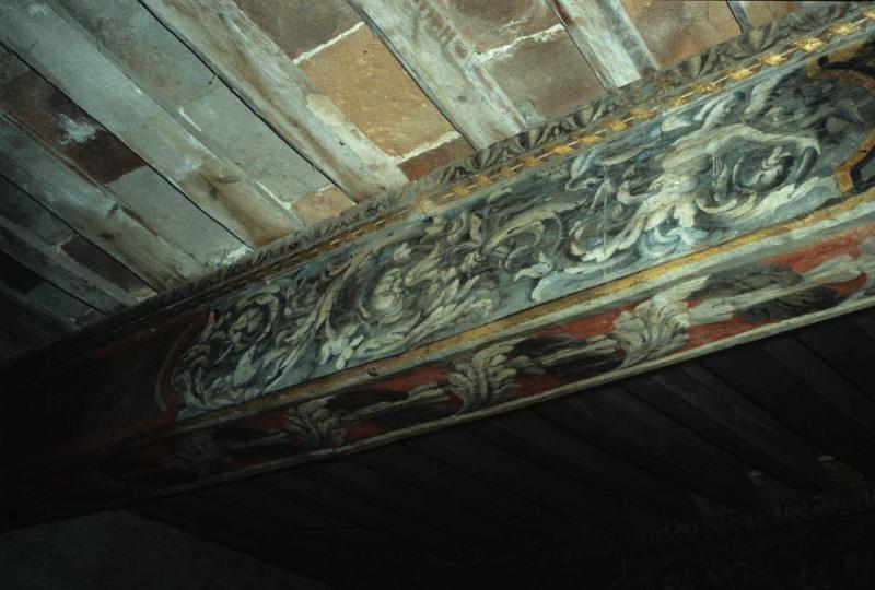 Plafond peint de la grande salle. Restauration en cours en 1988.