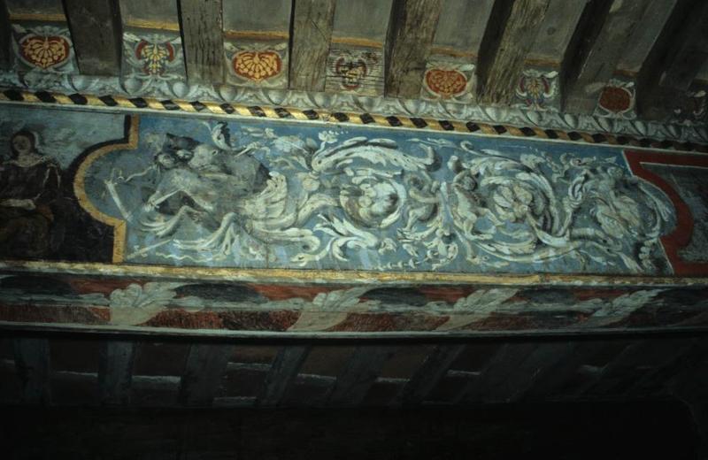 Plafond peint de la grande salle. Restauration en cours en 1988.