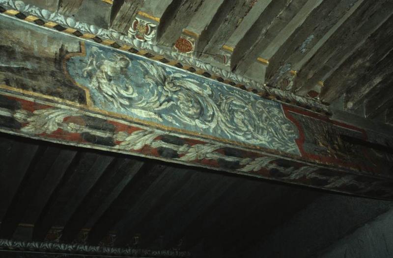 Plafond peint de la grande salle. Restauration en cours en 1988.