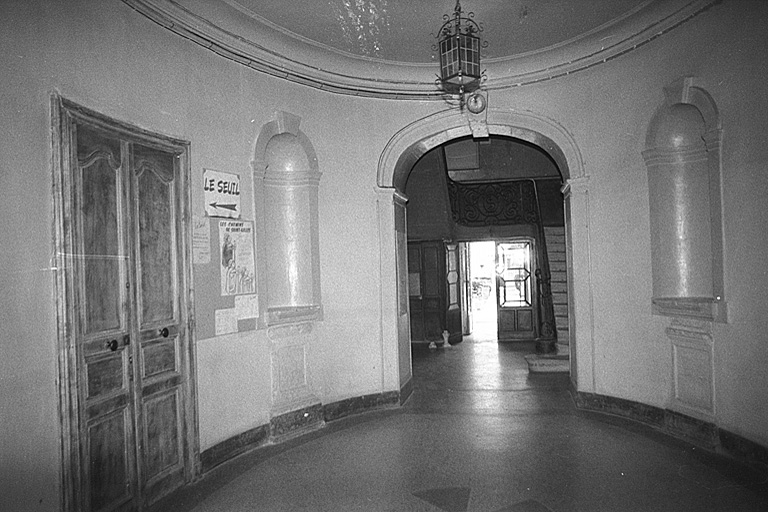 Vestibule ovale.