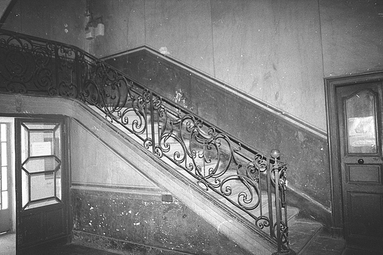 Cage d'escalier.