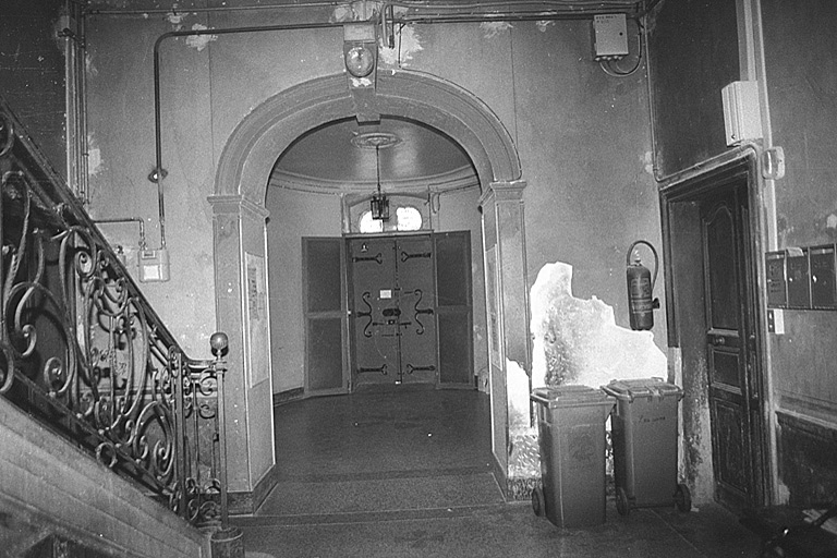 Vestibule.