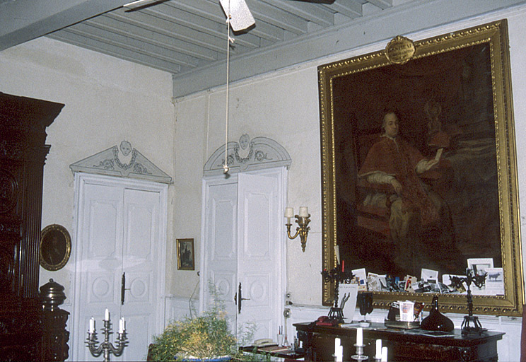 Grand salon. Portrait du cardinal de Bernis.