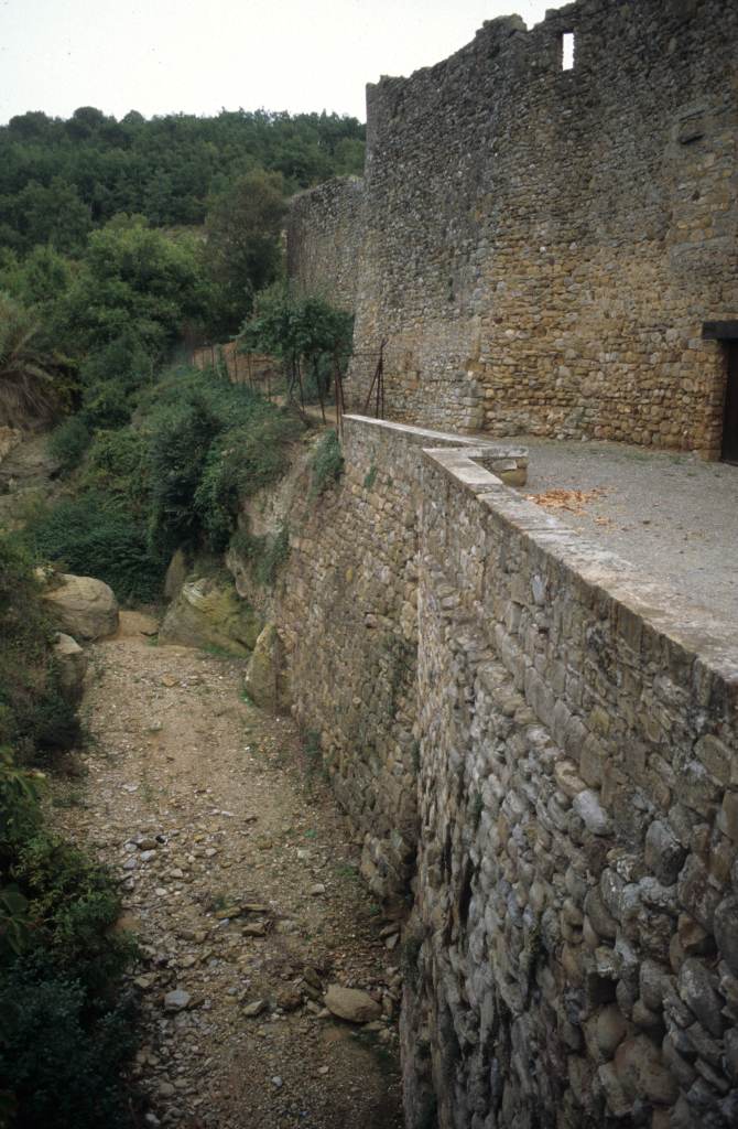 Fortification de la ville : vue des remparts.