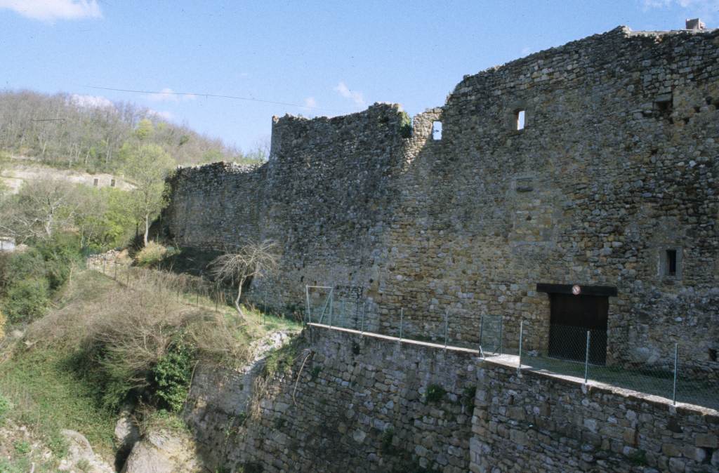 Fortification de la ville : vue des remparts.