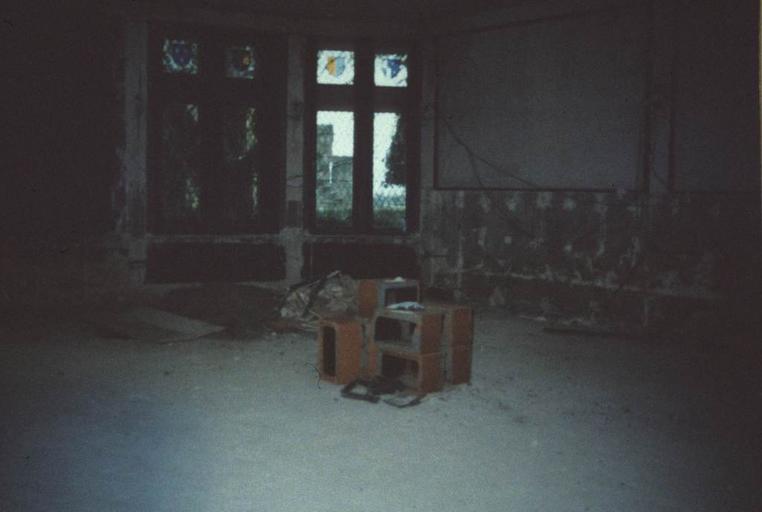 Intérieur. Etat après démontage des décors (3 février 1998).