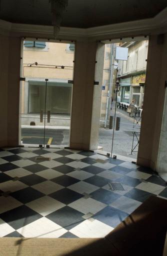 Vestibule.