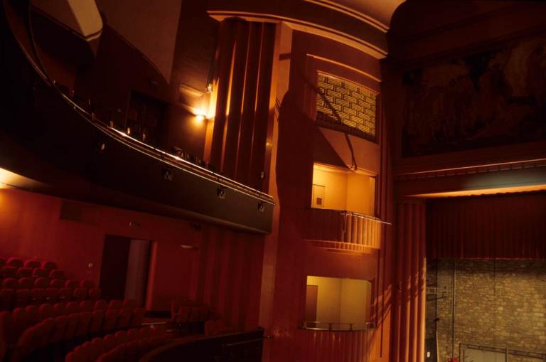 Salle de spectacle. Loges.