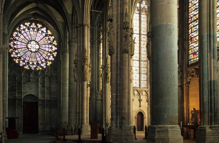 Vue intérieure : transept.