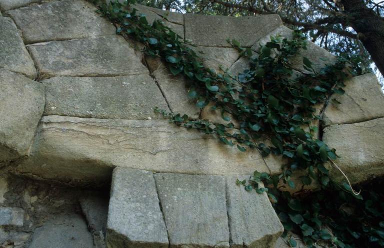 Vestiges de la gloriette.