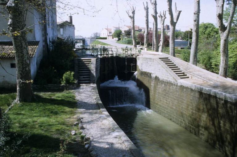 Bassin de l'écluse.