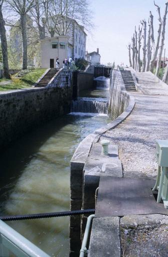 Bassin de l'écluse.