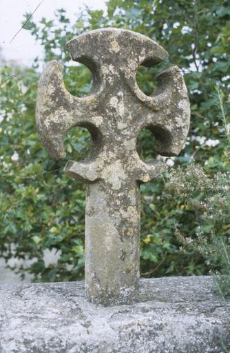 Croix sur le pont.