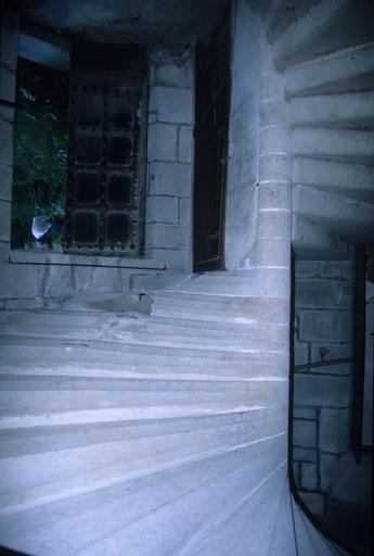 Intérieur. Escalier.