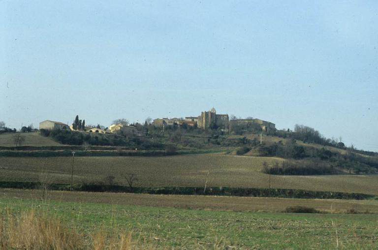 Vue éloignée du village.