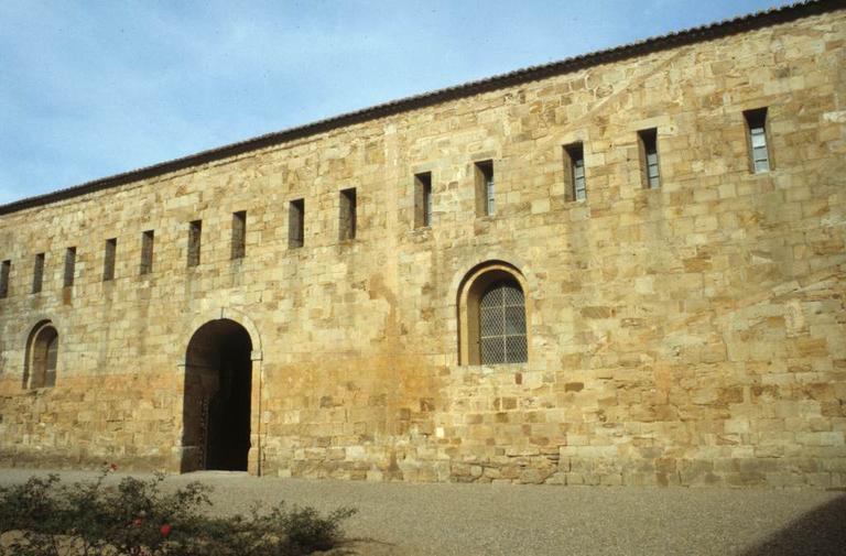 Cour Louis XIV : corps de bâtiment ouest.