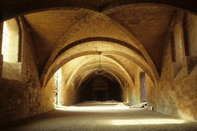 Bâtiment ouest : grand cellier.