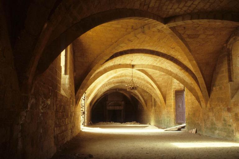 Bâtiment ouest : grand cellier.