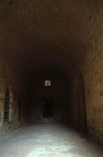 Passage entre le cloître et la cour Louis XIV.