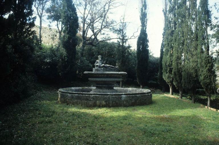 Parc : bassin de Neptune.