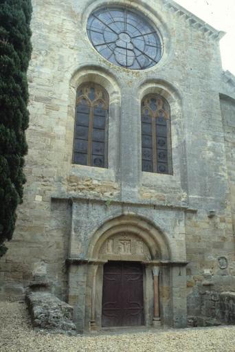 Portail de l'église abbatiale.