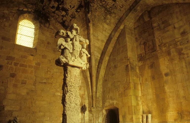 Eglise abbatiale : intérieur.