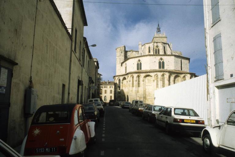 Vue extérieure depuis la rue de l'hotel Dieu.