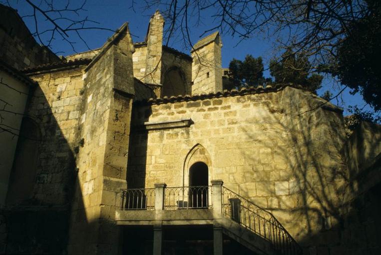 Vue extérieure de l'église.