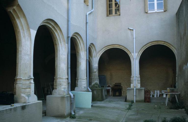 Cloître.