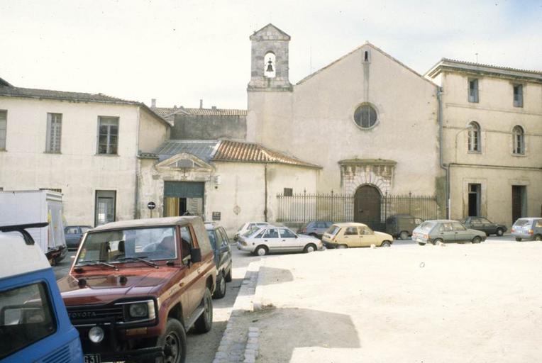 Vue depuis le chevet de l'église Saint-Paul-Serge.