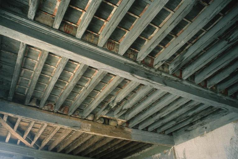 Intérieur. Plafond peint.