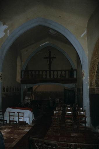 Chapelle du château. Nef vers la tribune.