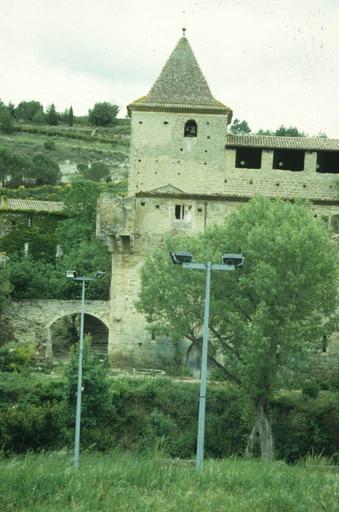 Abbaye et clocher de l'église.