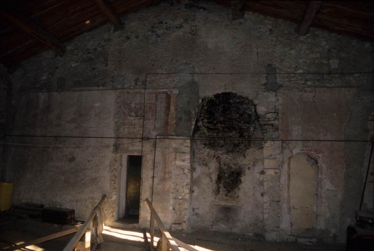 Corps de logis méridional. Salle 1er étage parcelle 121. Décor peint.