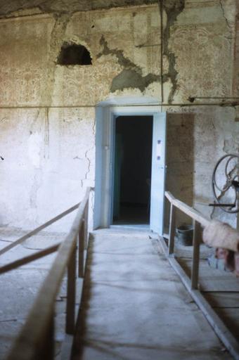 Corps de logis méridional. Salle 1er étage parcelle 121. Décor peint.