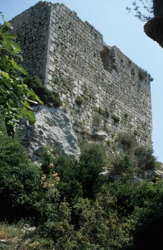 Château fort d'Aguilar.