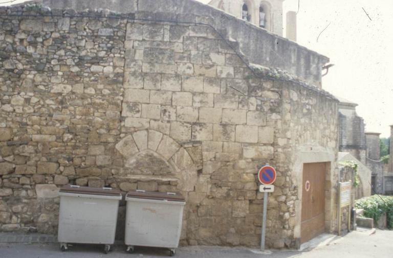 Clôture de l'abbaye : mur de la rue des Lavandières.