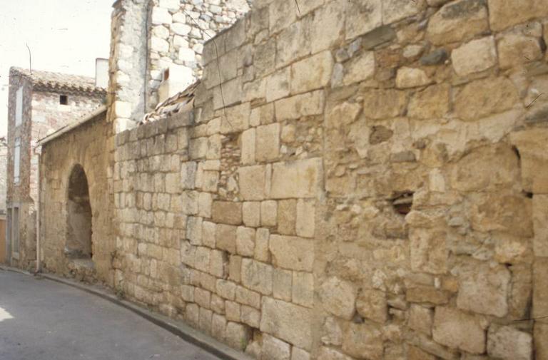 Clôture de l'abbaye : mur de la rue des Lavandières.