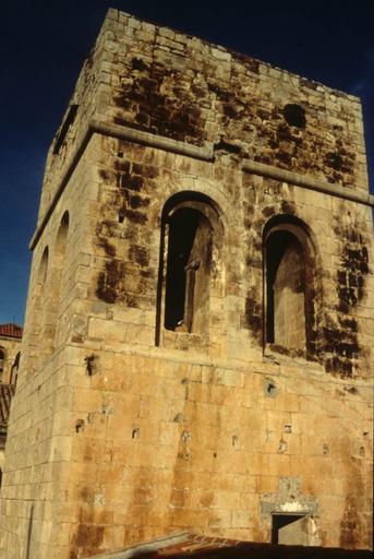 Clocher de l'église abbatiale.