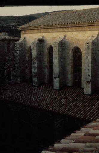 Cloître. Vue des toitures.